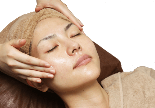 皮膚表面の古い角質を溶かし、除去することにより、新しい皮膚の再生が促されます。