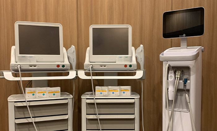 当院で使用している医療機器、ウルセラとサーマクールFLX